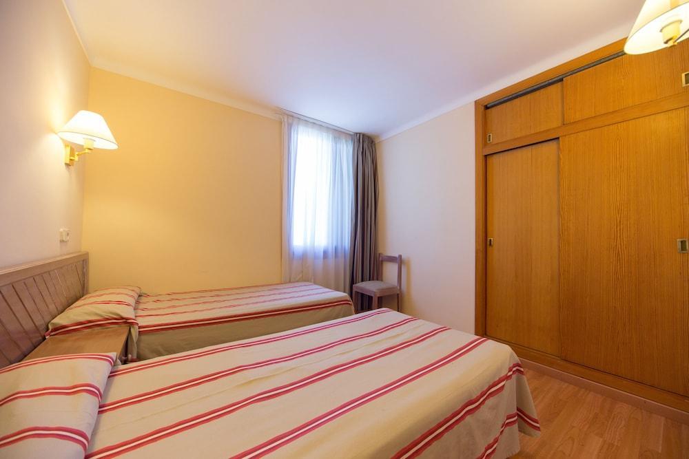 Apartamentos Carlos V Alcudia  Bagian luar foto