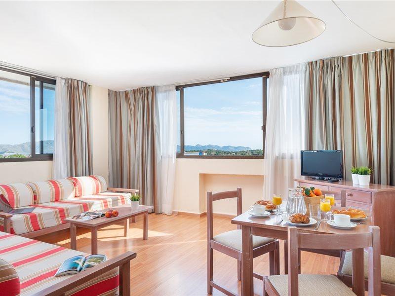 Apartamentos Carlos V Alcudia  Bagian luar foto