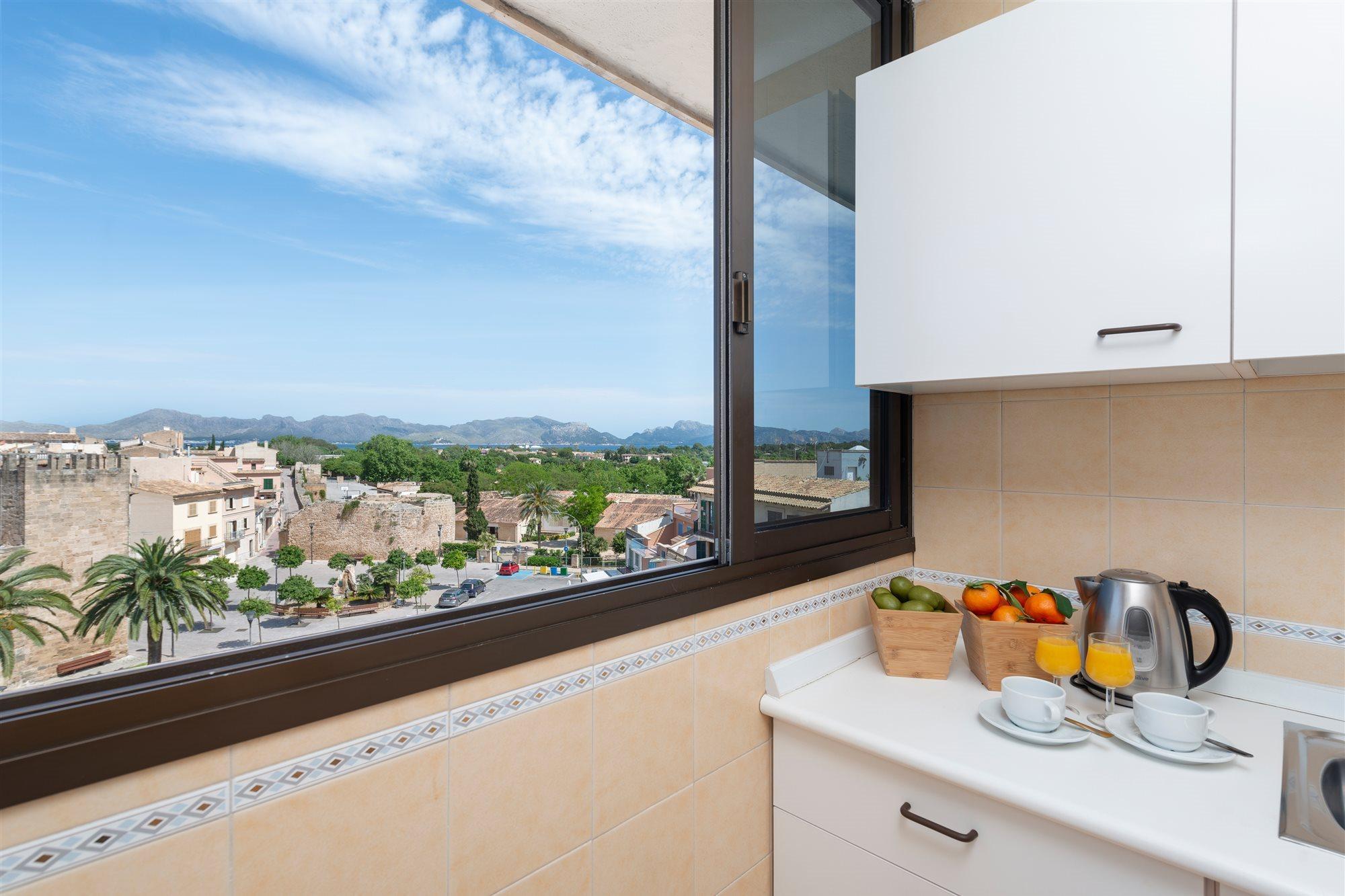 Apartamentos Carlos V Alcudia  Bagian luar foto