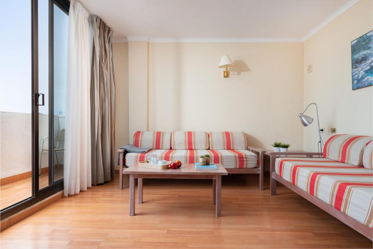 Apartamentos Carlos V Alcudia  Bagian luar foto