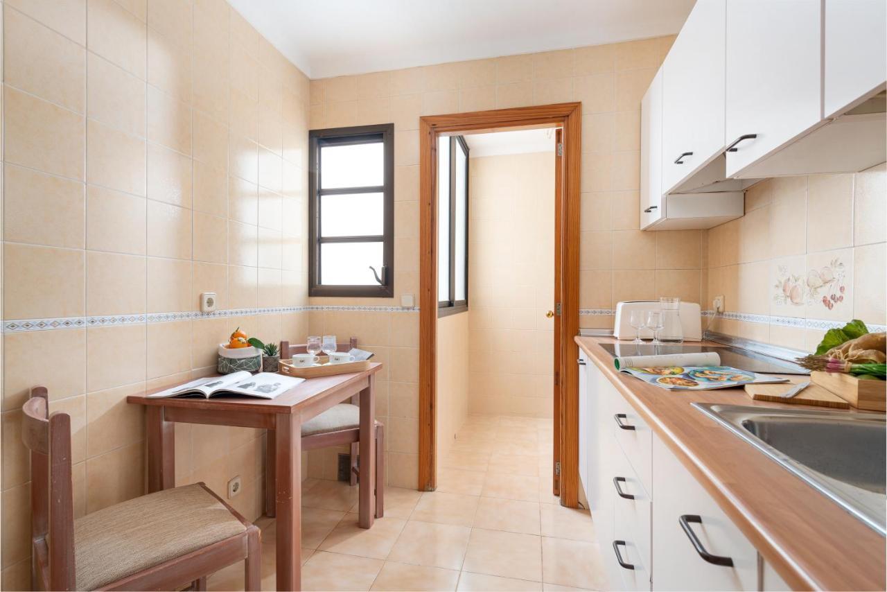 Apartamentos Carlos V Alcudia  Bagian luar foto