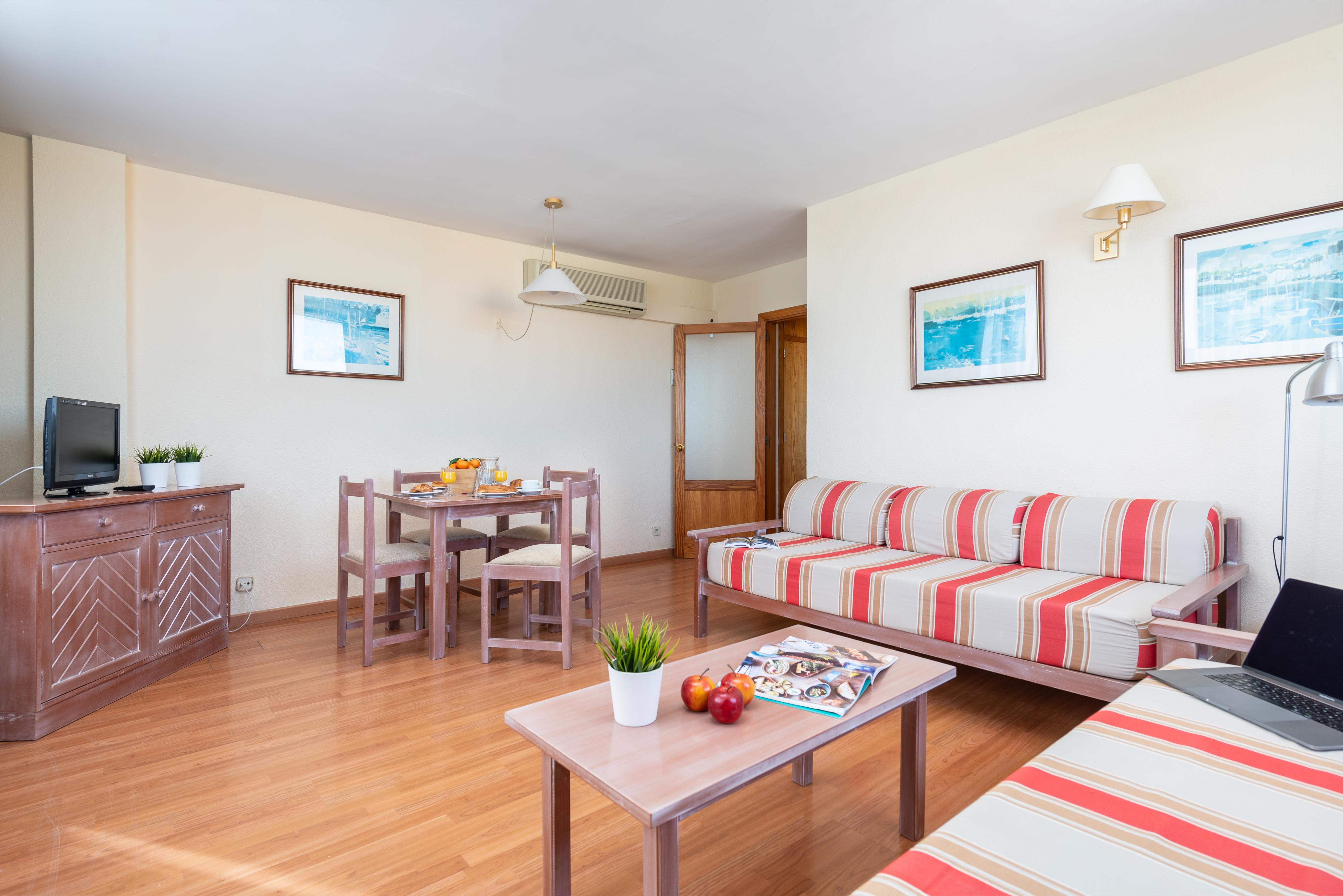 Apartamentos Carlos V Alcudia  Bagian luar foto