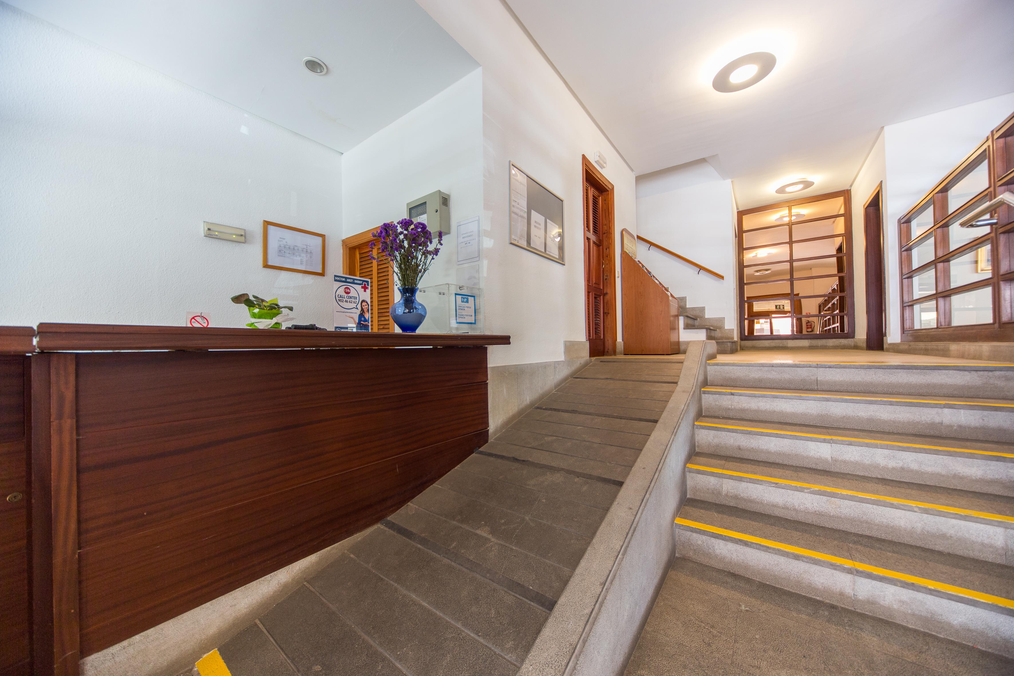 Apartamentos Carlos V Alcudia  Bagian luar foto