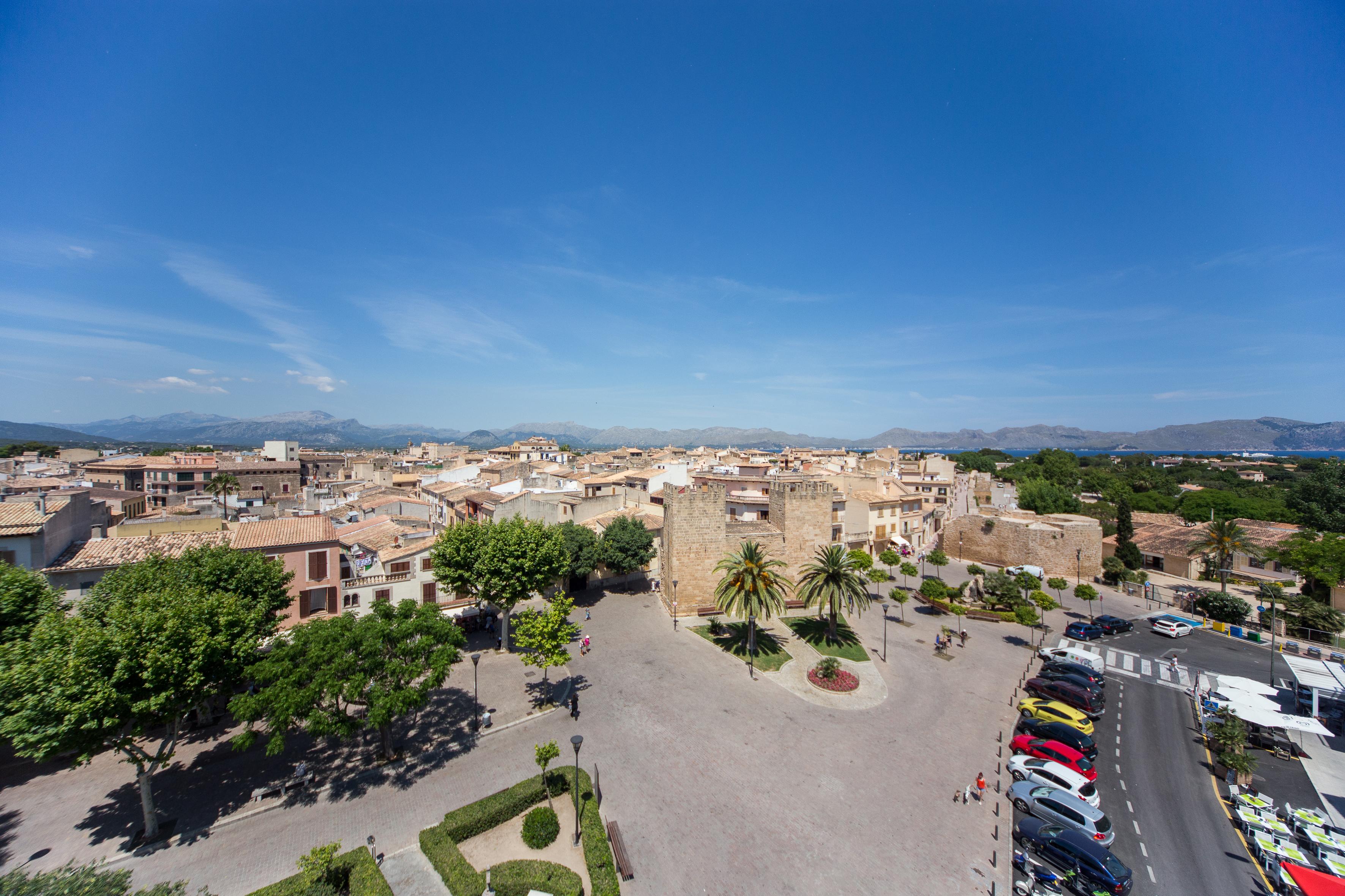 Apartamentos Carlos V Alcudia  Bagian luar foto