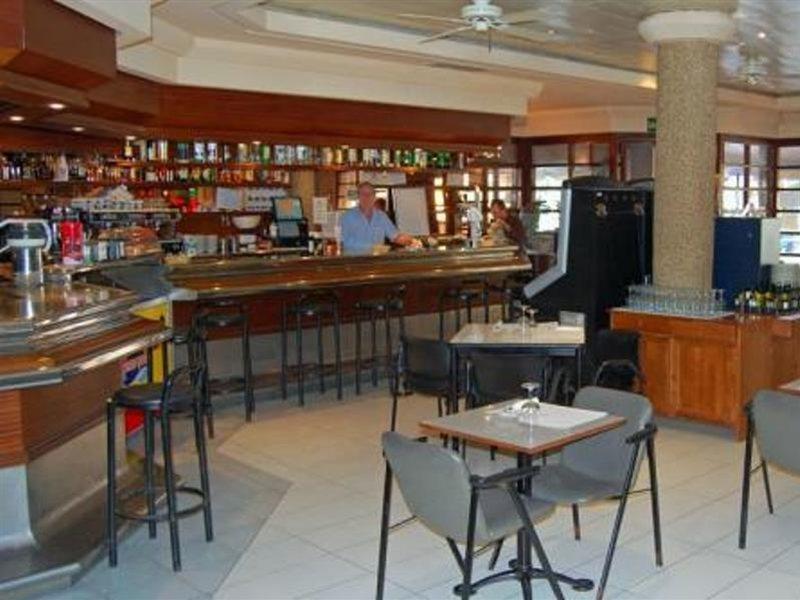Apartamentos Carlos V Alcudia  Bagian luar foto