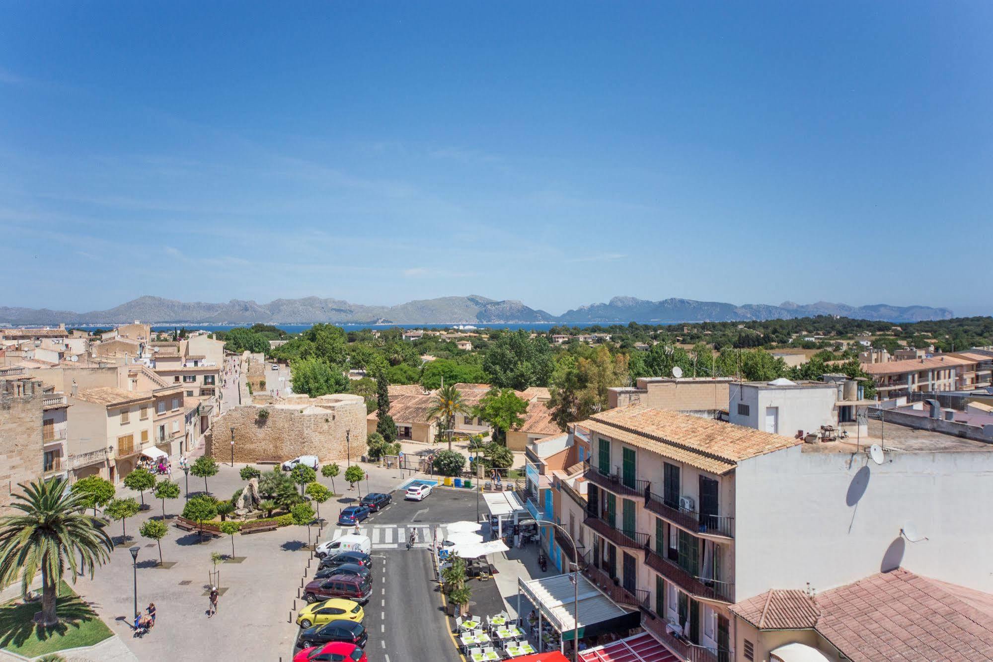 Apartamentos Carlos V Alcudia  Bagian luar foto